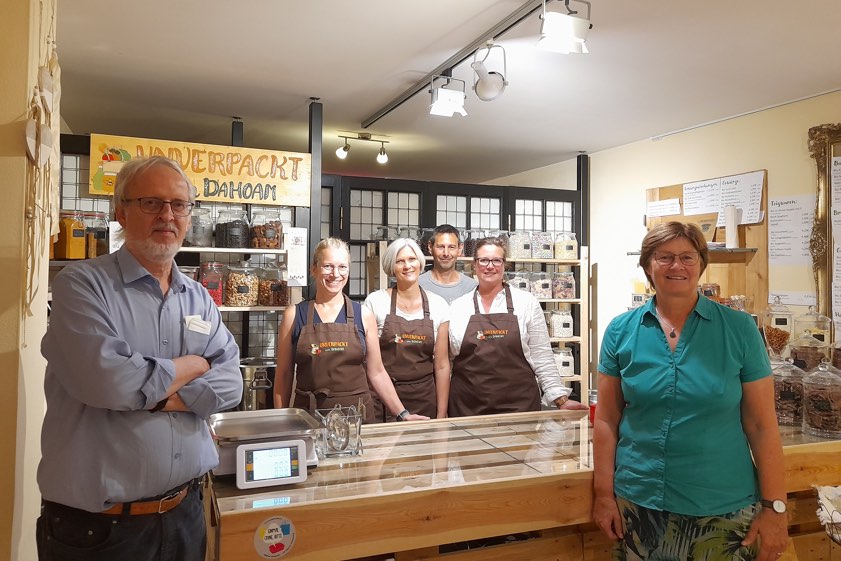 Von links: Stadtrat Günter Helmbrecht, Vize-Vorsitzende Konny Haslbeck, Vorsitzende Patricia Kufer, "Mann für alles" Thomas Gürtner, Schatzmeisterin Renate Gürtner und die Landtags-Abgeordnete Rosi Steinberger. Foto: oh