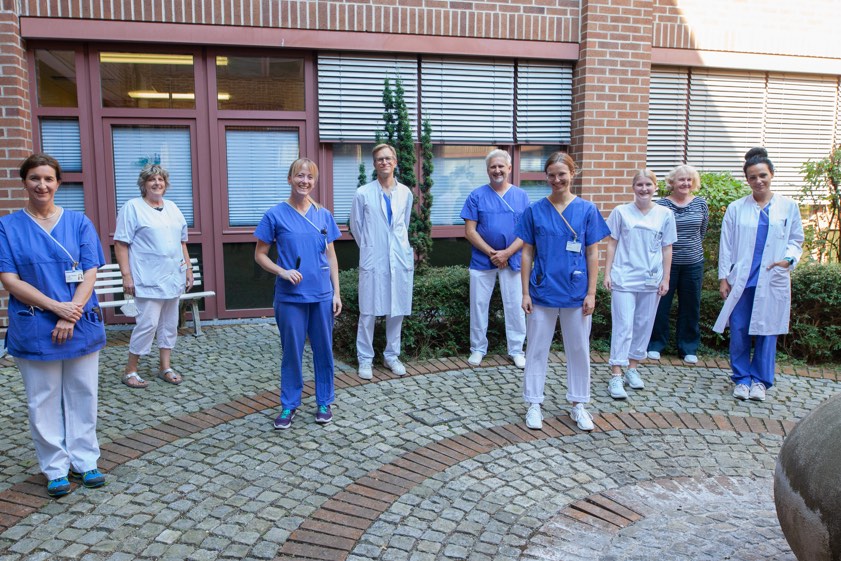 Chefarzt Peter Grein und sein Team. Foto: Heckl, ITK