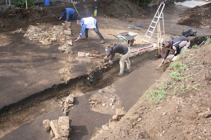 Ausgrabungen am westlichen Abschnitt des "murus gallicus" in Manching im Jahr 2020. Quelle: ACS – Archäologie Cichy & Seiler GbR, Michael Seiler