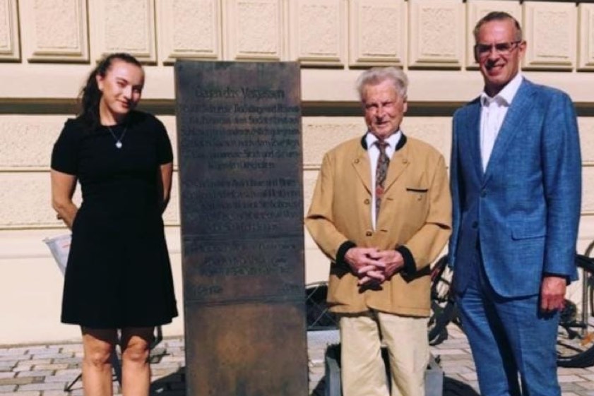 Anita Nusselt, Leo Schurius (Mitte) und Stefan Heinl. Foto: oh