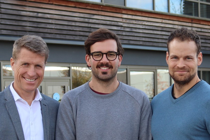 Stadtwerke-Chef Stefan Eisenmann (von links) mit Sebastian Wittmann und Robin Gerlsbeck.