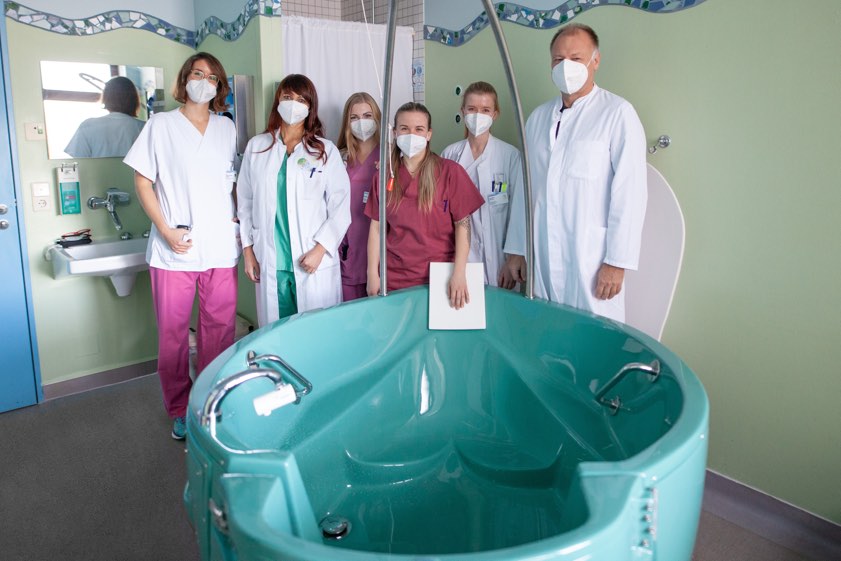 Von links: Marie-Charlotte Wittmer, Cora Witt, Stefanie Vogel, Lilly Sack, Lara-Marie Buchner, Peter Jezek. Foto: Heckl