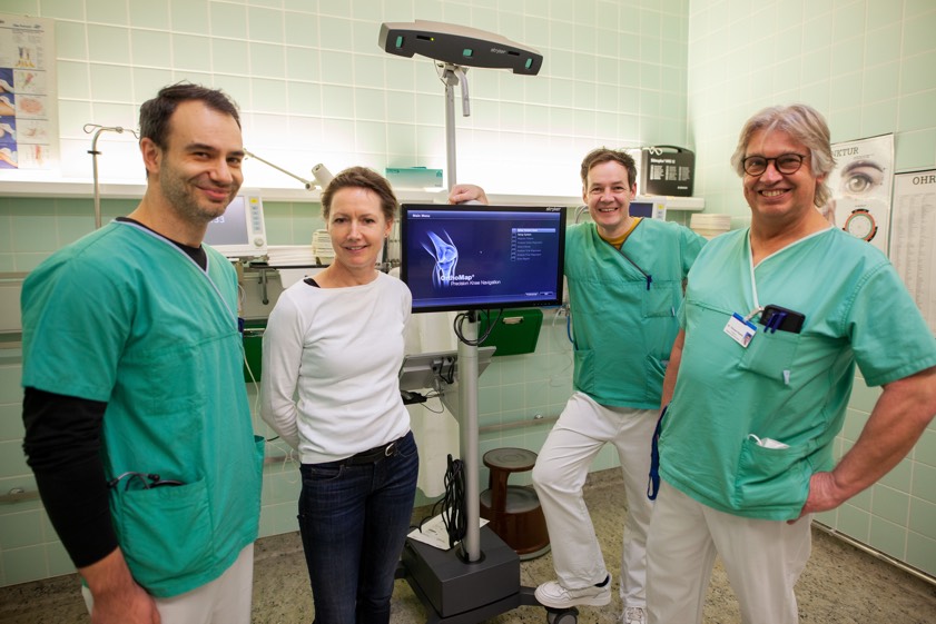Von links: Dr. Viktor Orlovszki, Qualitäts-Management-Beauftragte Agnes Riedl, Dr. Franz Ulrich, Chefarzt Thomas Pausch. Foto: ITK