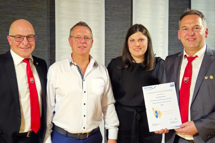 BCU-Ehren-Vorsitzender Wolfgang Inderwies, Kreis-Ehrenamts-Beauftragter Norbert Thurner vom bayerischen Fußball-Verband (BFV), BCU-Vize-Vorsitzende Tanja Seitz und BCU-Chef Stefan Friedl.