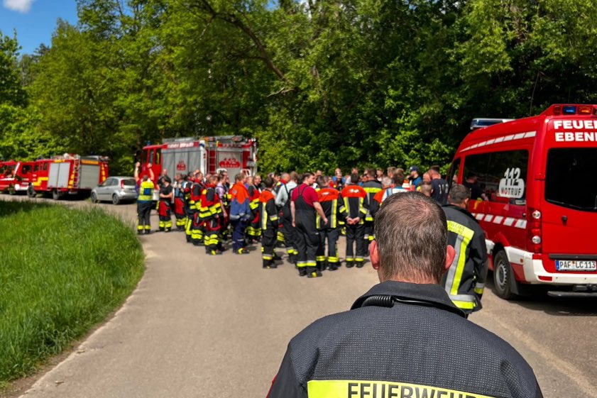 Fotos: Feuerwehr Ernsgaden, Feuerwehr Rottenegg, Feuerwehr Vohburg