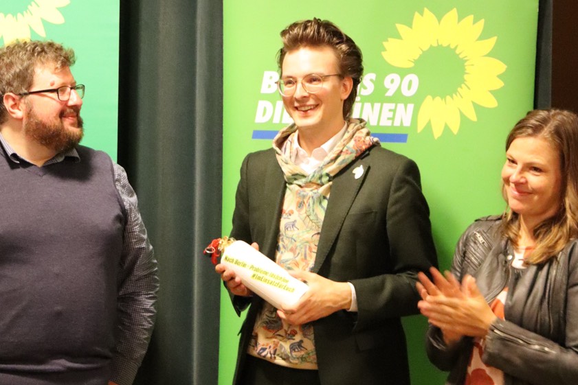 Maximilian Breu (von links), Leon Eckert und Bettina Markl. Fotos: oh, TinoGrafiert
