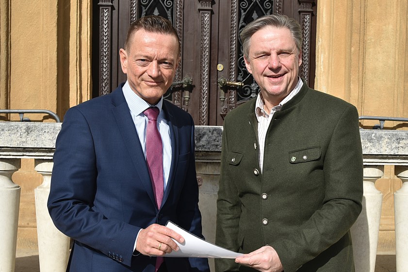 Der CSU-Landtags-Abgeordnete Karl Straub (links) aus dem Landkreis Pfaffenhofen und sein Parteifreund Jens Machold, der Bürgermeister von Wolnzach. Foto: Abgeordneten-Büro Karl Straub