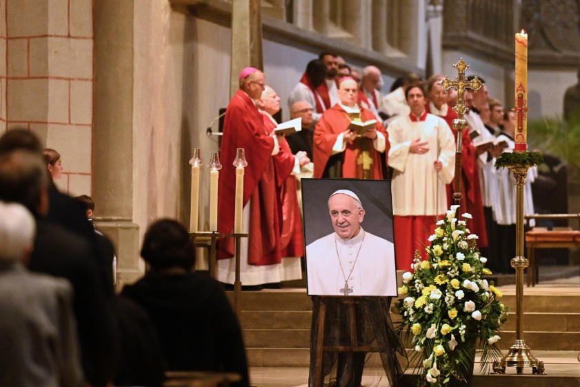 Requiem für Papst Franziskus im Augsburger Dom. Foto: Leander Stork, pba