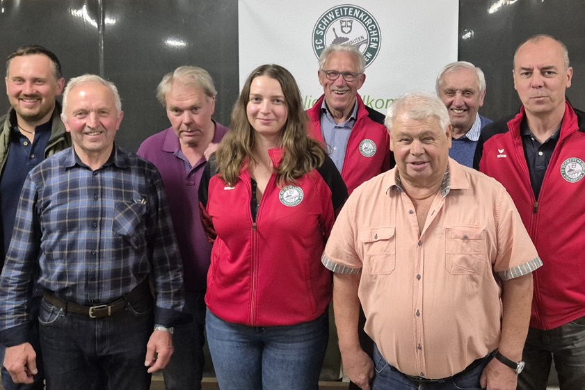 Michael Bergmaier (von links), Michael Biebel, Christoph Dusl, Franziska Helm, Franz Schmeller, Manfred Ostermeier, Georg Bauer, Roland Rühle. Foto: oh