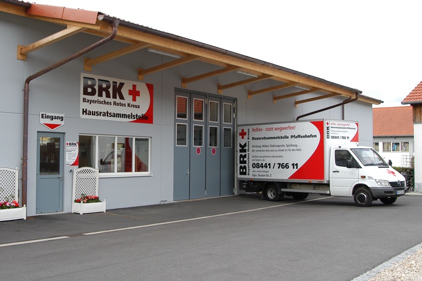 Die Hausrat-Sammelstelle an der Bürgermeister-Stocker-Straße in Pfaffenhofen. Foto: BRK