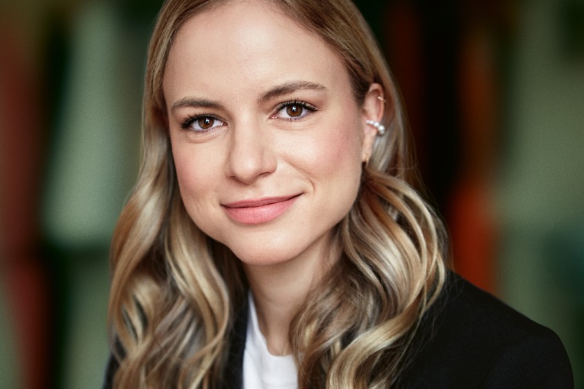 Poetry-Slammerin, Schauspielerin und Sängerin Julia Engelmann ist mit ihrem Debüt-Roman "Himmel ohne Ende" in Pfaffenhofen zu Gast. Foto: Fabian Raabe, Diogenes-Verlag