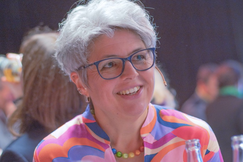 Karin Hoisl-Schmidt. Foto: privat / https://www.karinhoislschmidt.de