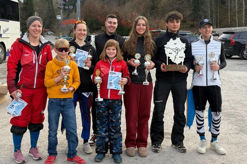 Gruppenfoto der Region-Meister.