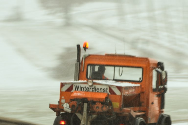 Foto oben: Symbolbild / Ludwig Schrätzenstaller, Foto unten: Wallner